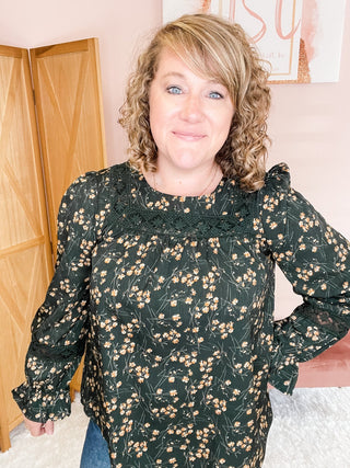 Long sleeve floral style blouse with lace details