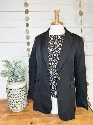 Feeling In Control Fitted Blazer - The Southern Loft